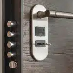 Faites la différence avec une porte d'entrée sur mesure