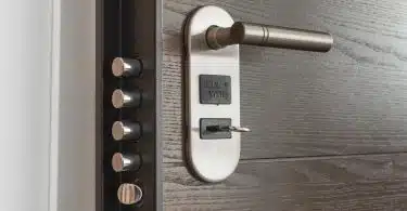 Faites la différence avec une porte d'entrée sur mesure