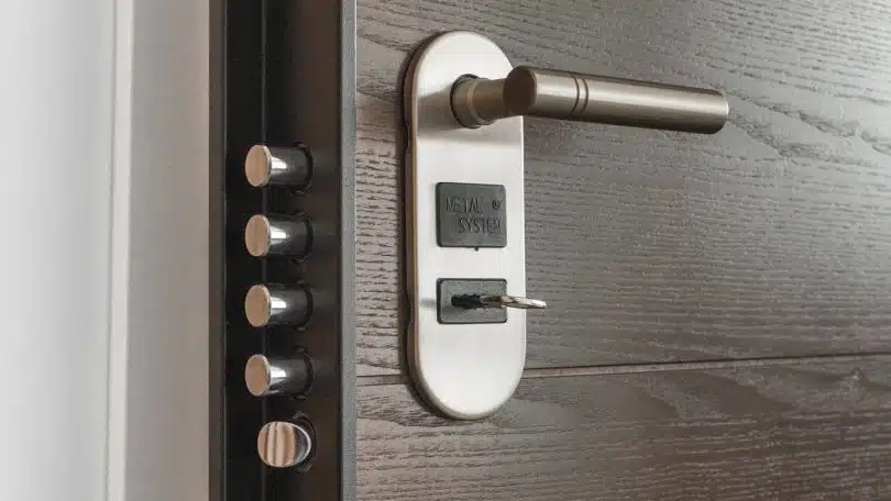 Faites la différence avec une porte d'entrée sur mesure